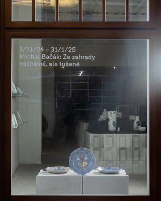 Olomouc, pozor! ⚠️ Blíží se konec výstavy Michala Bačáka v @mimokolektiv – už jen do 31. ledna 2025! Skvělou příležitostí,...